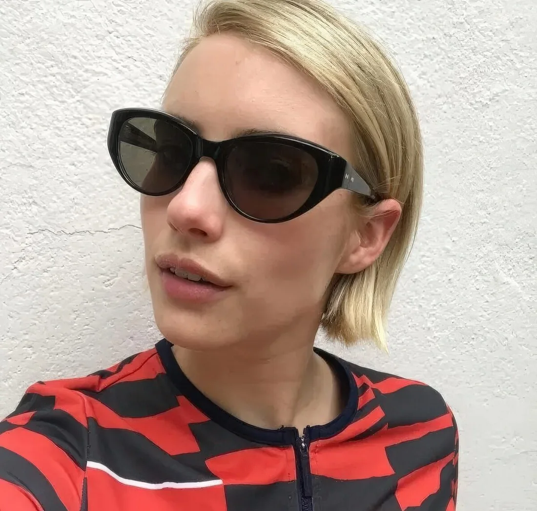 Photo showing emma Roberts, with the hairstyle clearly visible.