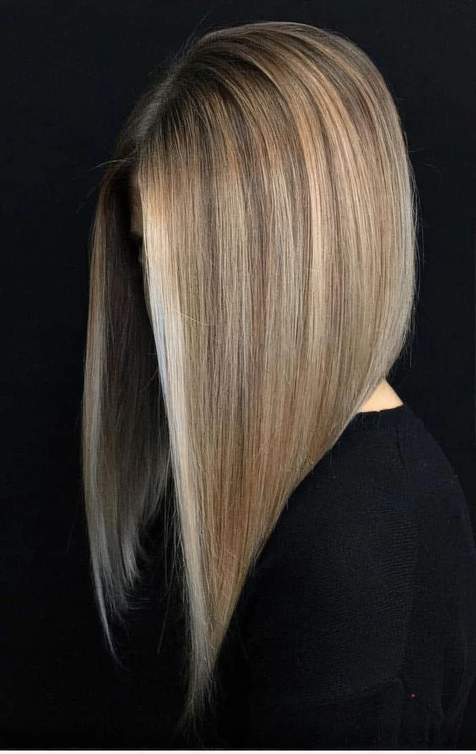 Photo showing blonde bob hairstyle, with the hairstyle clearly visible.