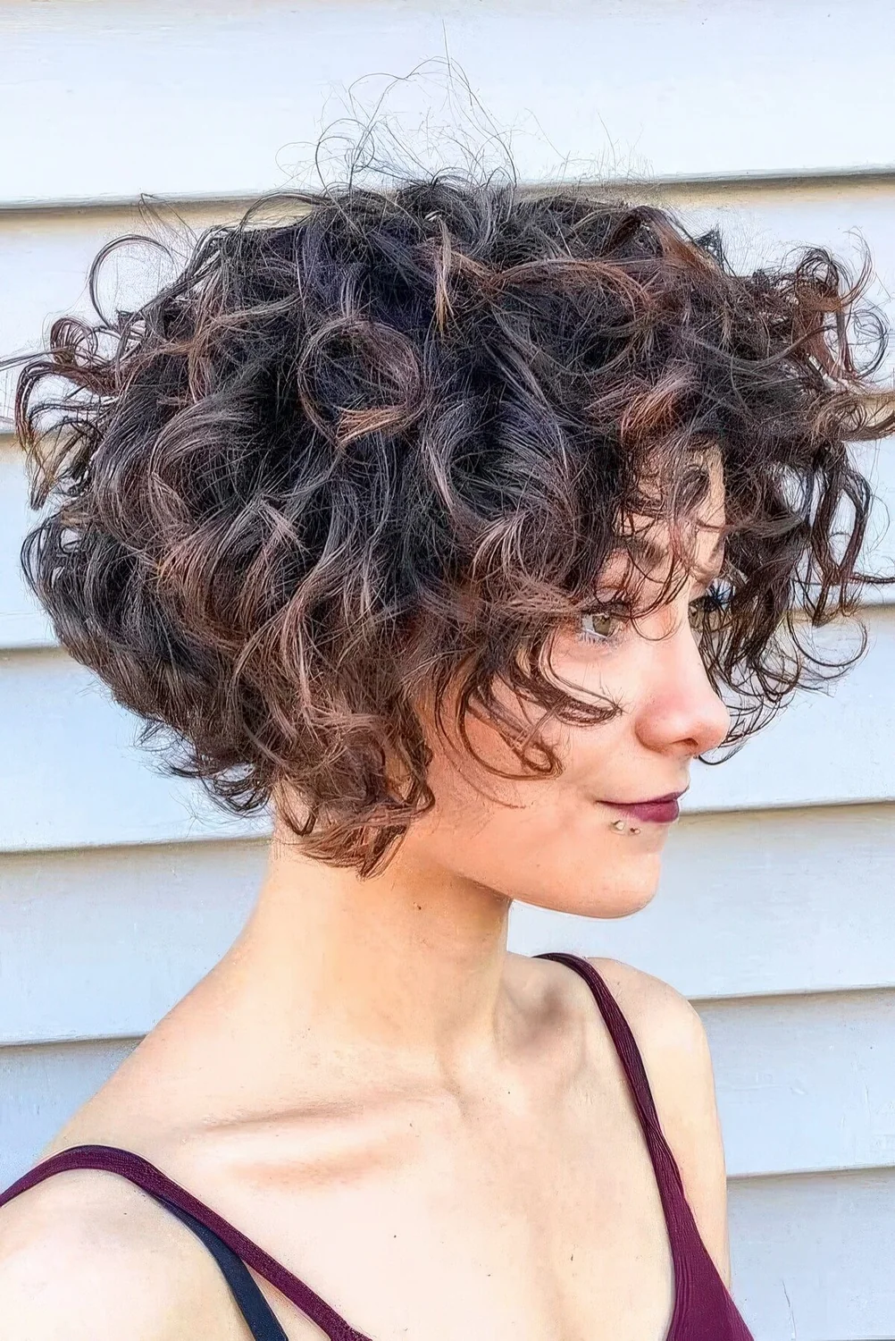 Hairstyle with caramel hightlights.