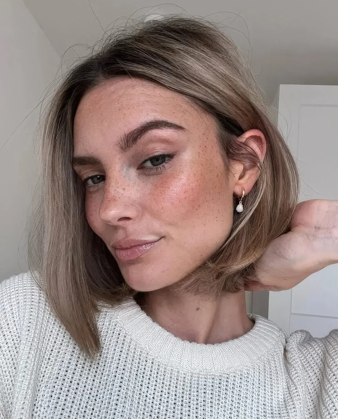 Italian bob with a slight balayage and a lot of volume.