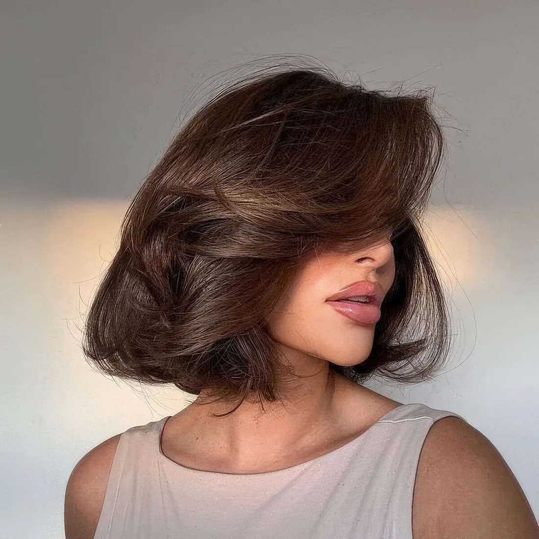 Hairstyle for a Quiet Luxury outfit.