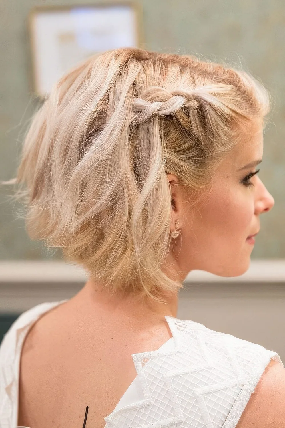 Bob with waves and a braided halo plus volume.