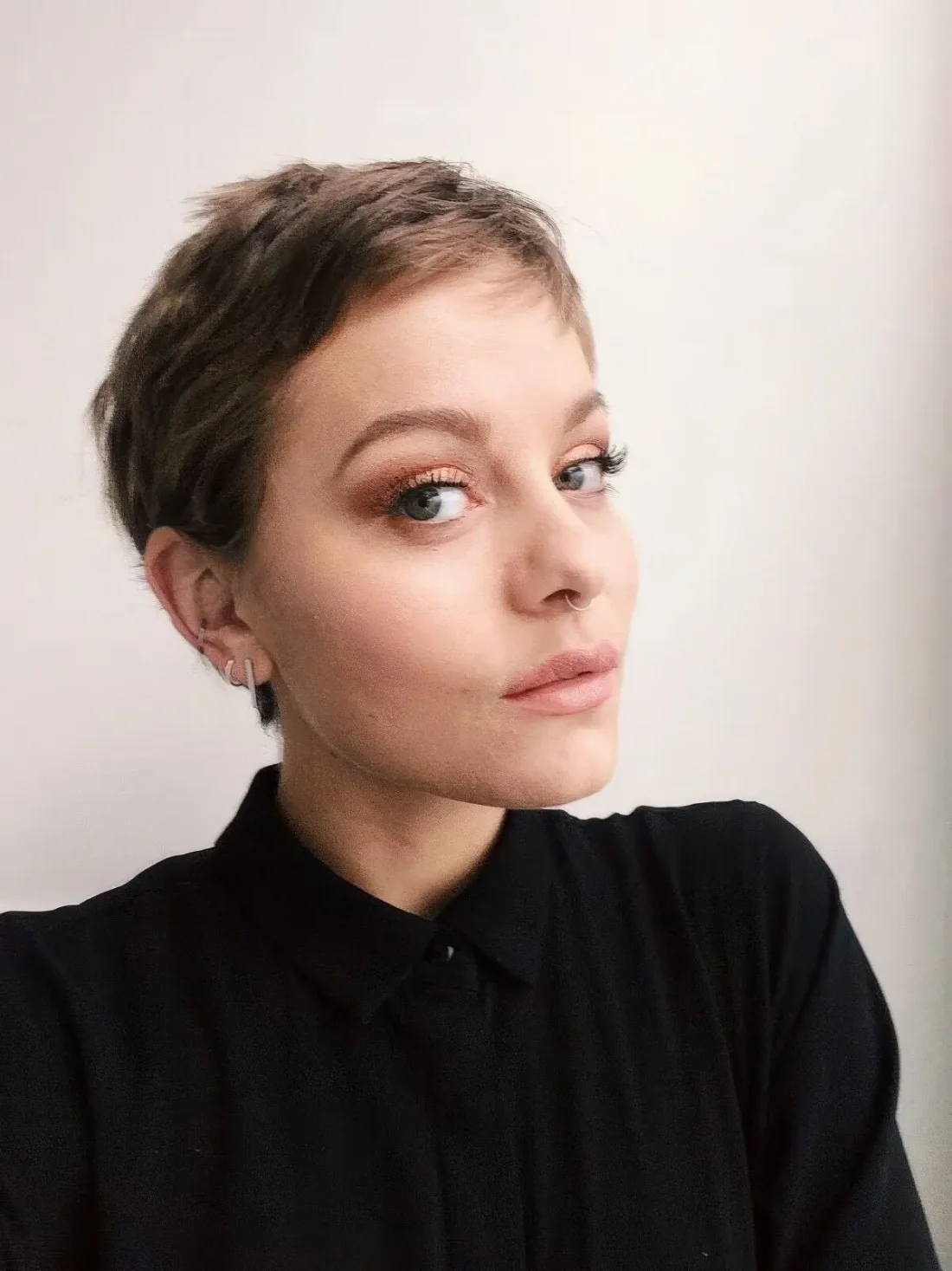 Photo showing messy pixie, with the hairstyle clearly visible.