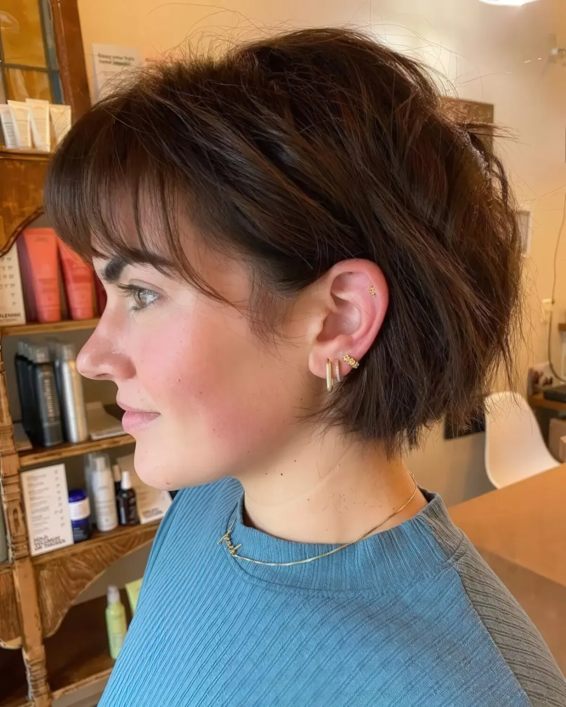 Photo showing ear bob fringe, with the hairstyle clearly visible.