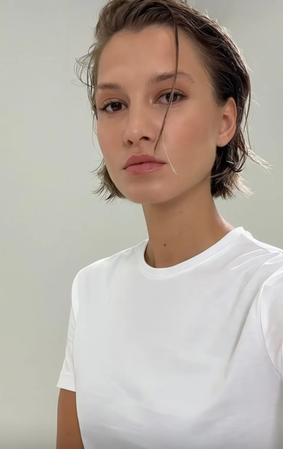 Photo showing messy chin bob, with the hairstyle clearly visible.