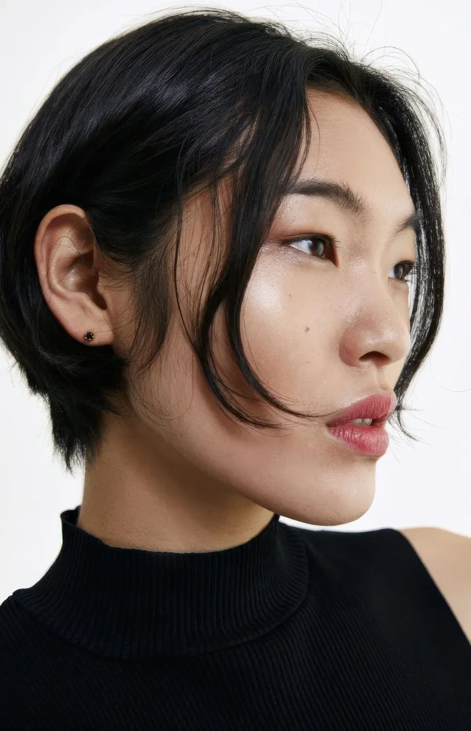 Photo showing micro bob, with the hairstyle clearly visible.