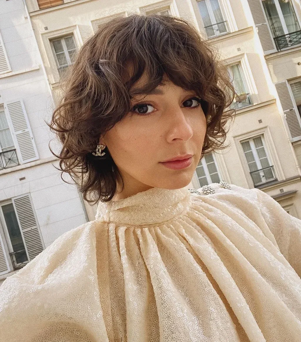 shoulder wavy brunette shag with curly fringe fringe shown as a curly hairstyles ideas idea