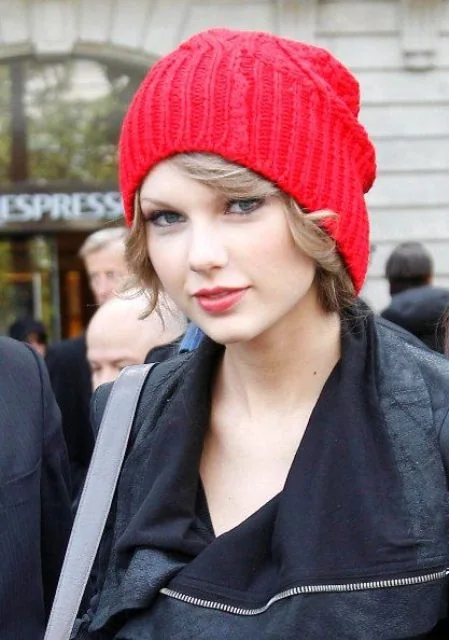 Photo showing even if your hair, with the hairstyle clearly visible.