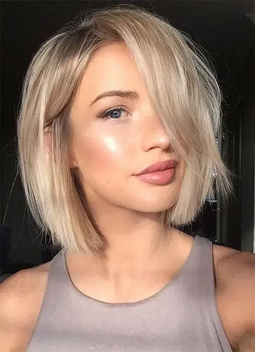 Photo showing short bob hairstyle, with the hairstyle clearly visible.