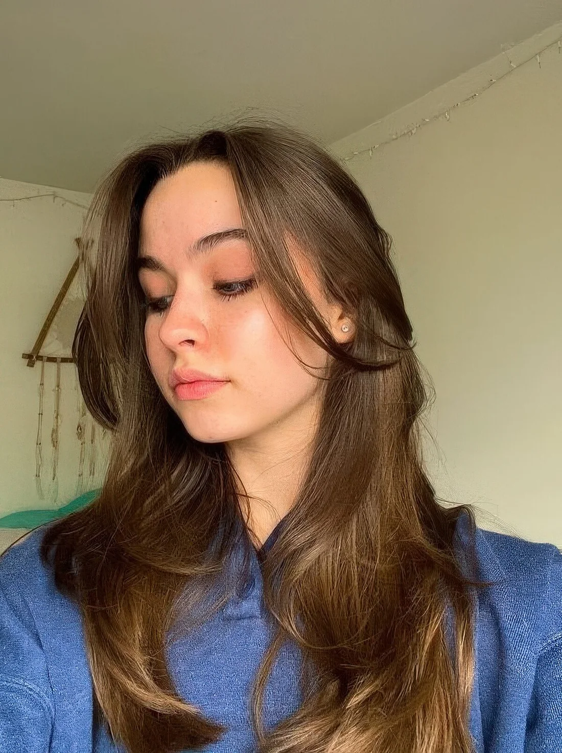 Photo showing butterfly haircut, with the hairstyle clearly visible.