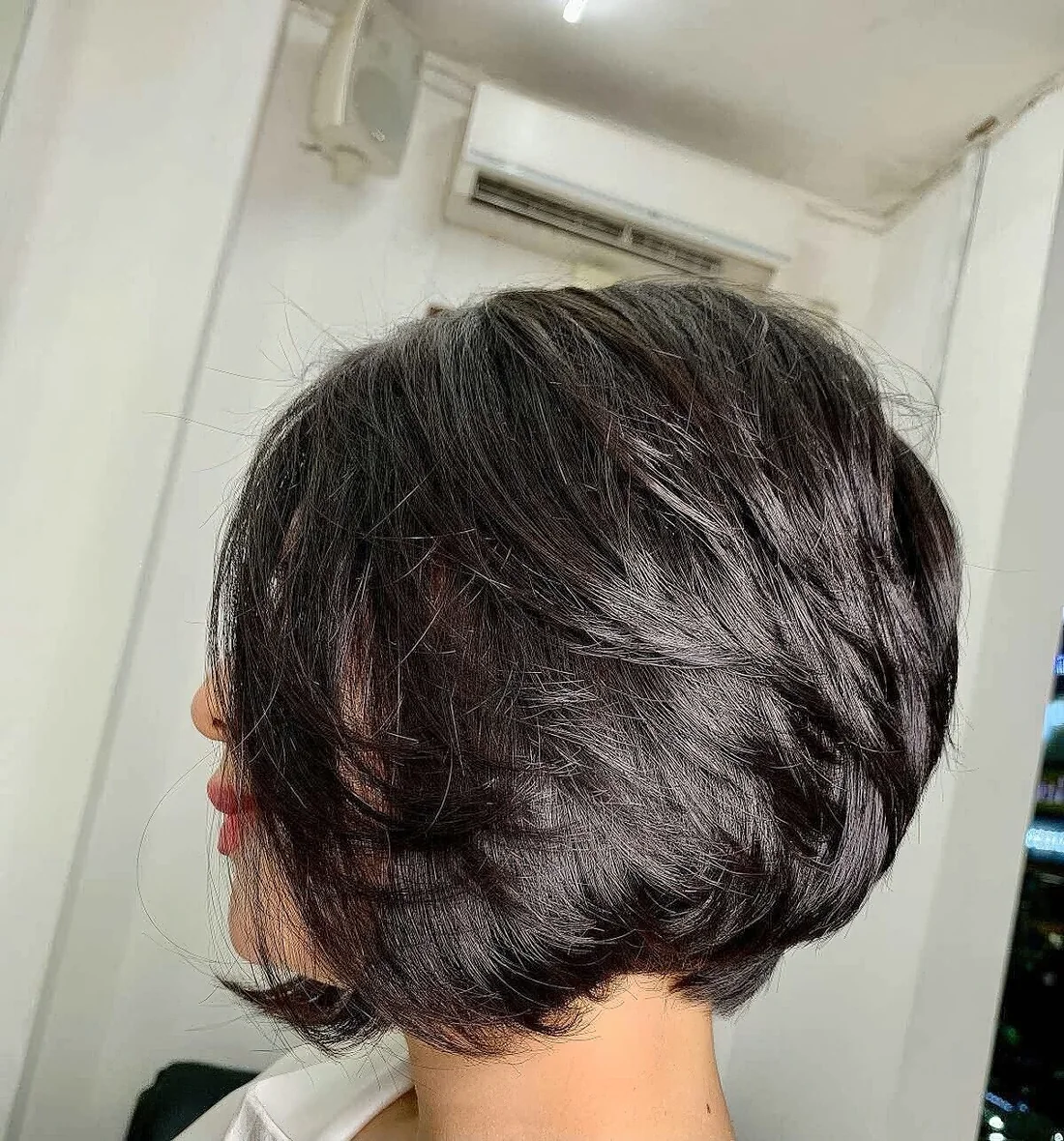 Photo showing simple yet trendy bob hairstyle, with the hairstyle clearly visible.