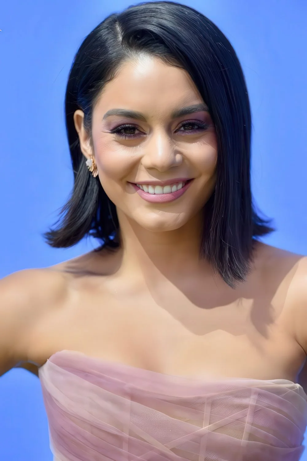 Photo showing straight and flipped, with the hairstyle clearly visible.