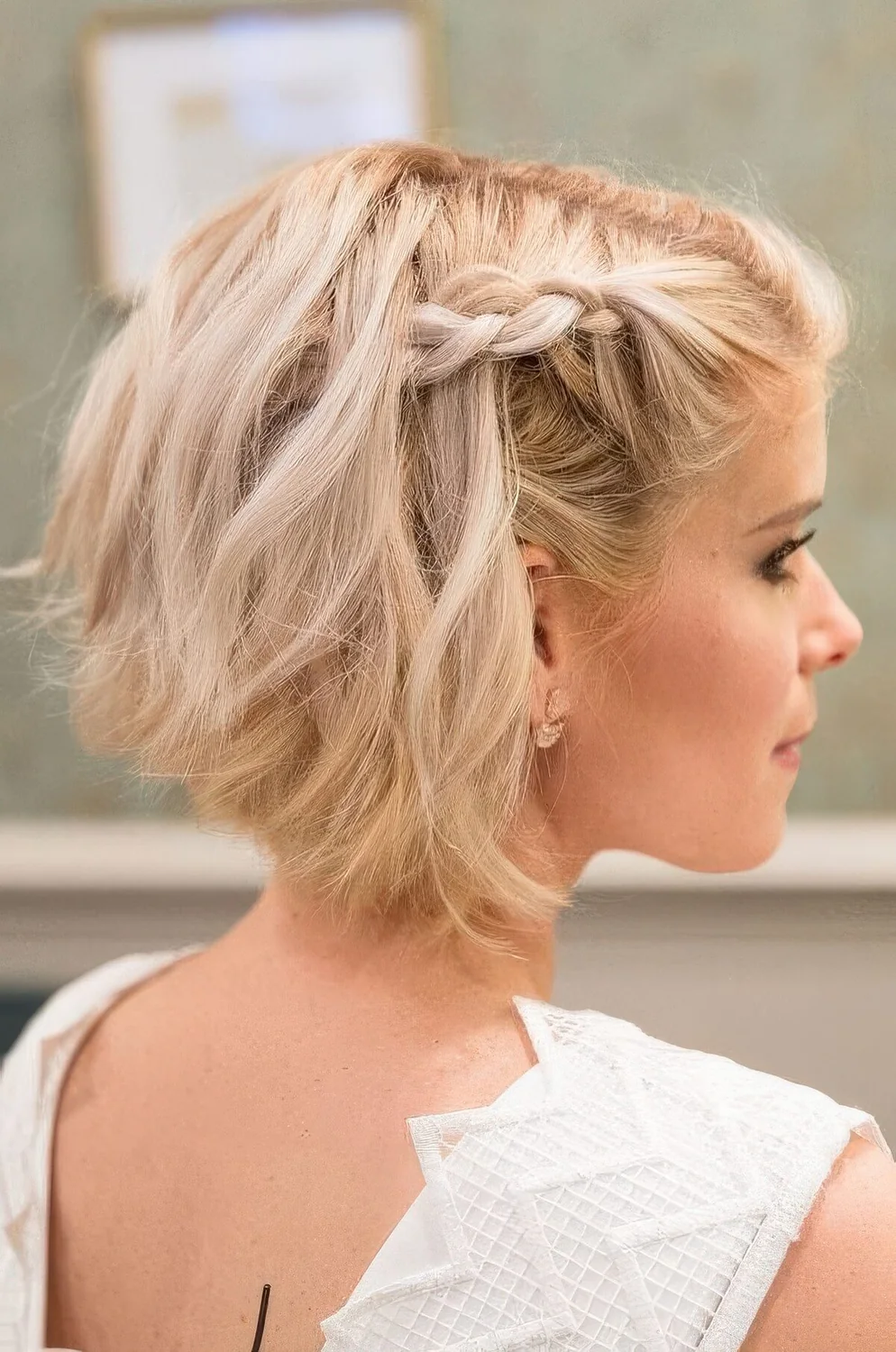 Bob with waves and a braided halo plus volume.