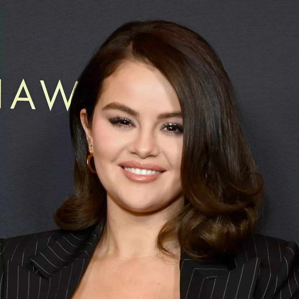 neck wavy brunette bob shown as a hollywood waves idea