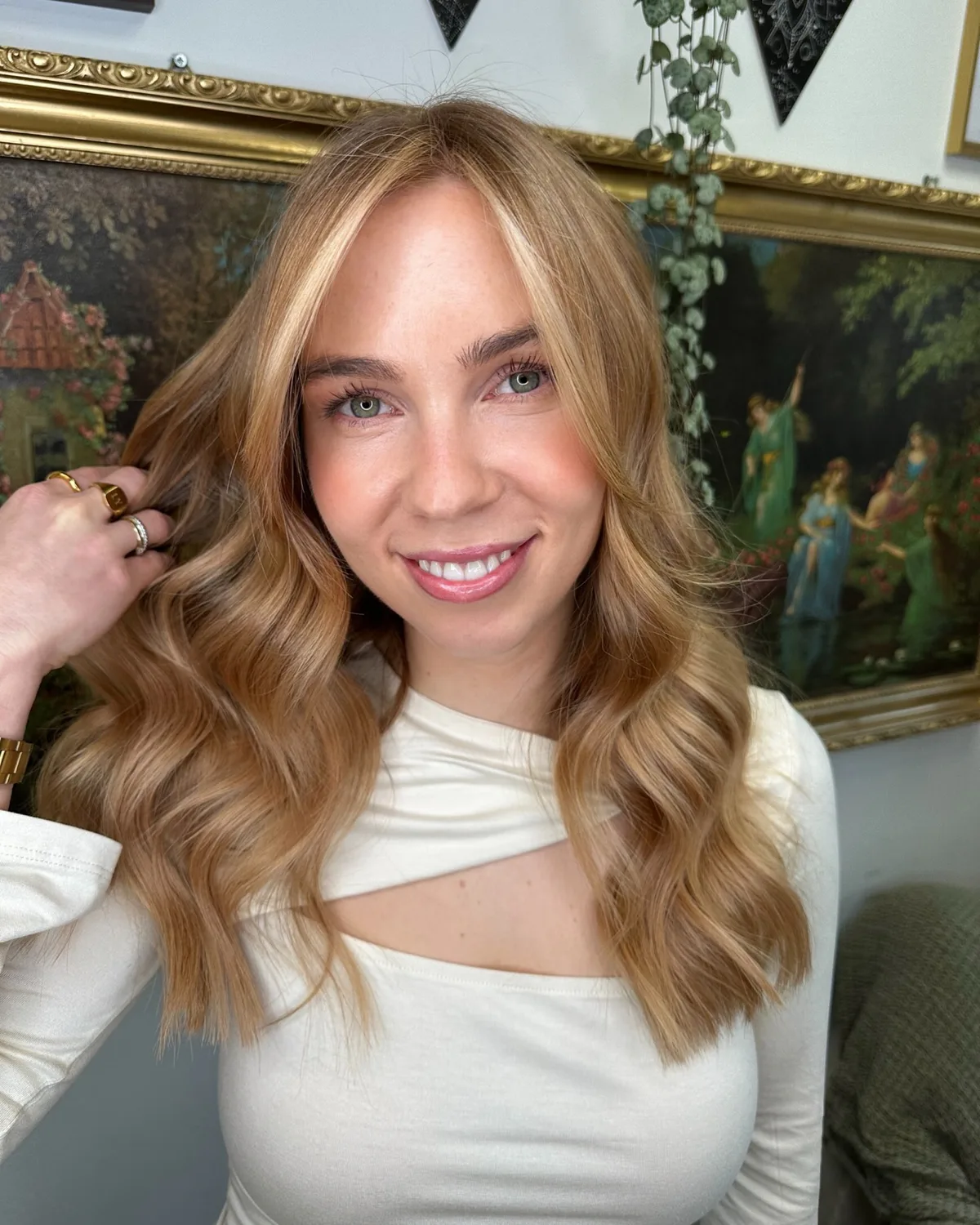 chest wavy honey layers shown as a hollywood waves idea