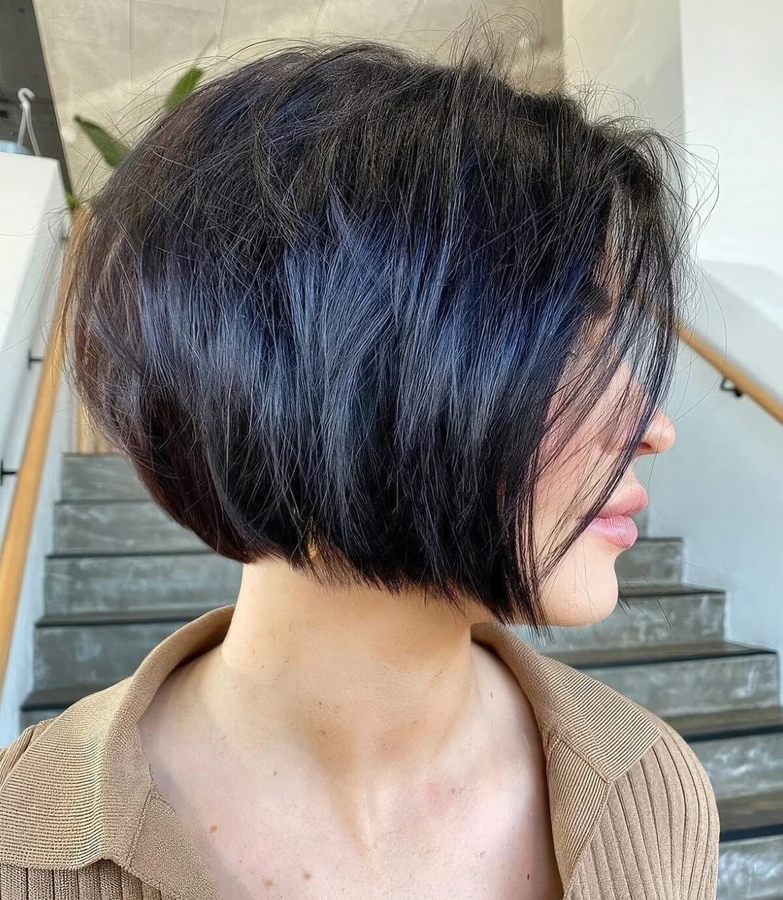 Effortless but chic dark jaw-length layered bob willl work well on all ages and.