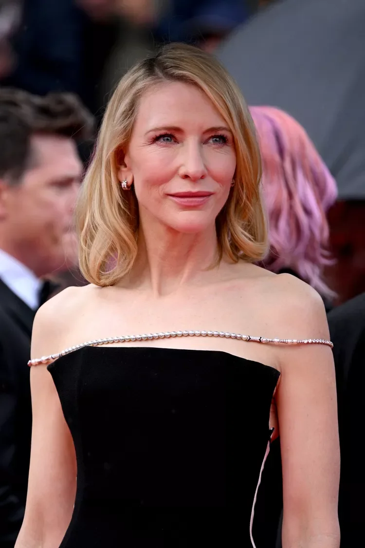shoulder wavy chestnut lob shown as a lob haircuts for thin hair idea, featuring chestnut color