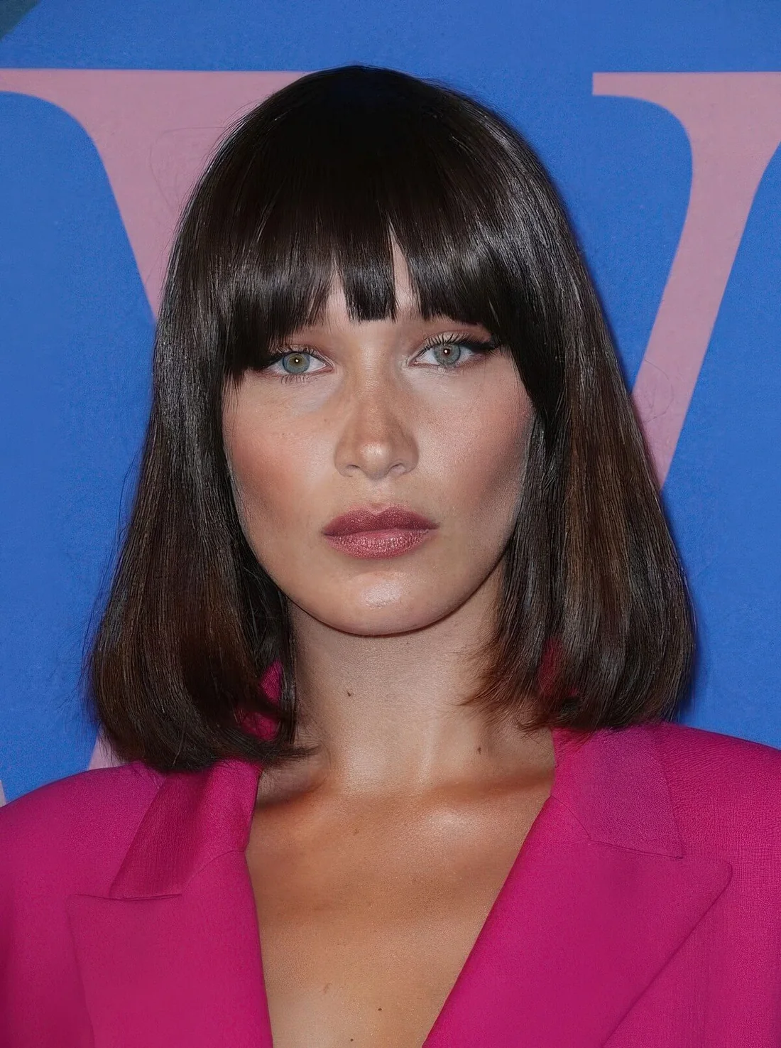 Photo showing bella Hadid's bob, with the hairstyle clearly visible.