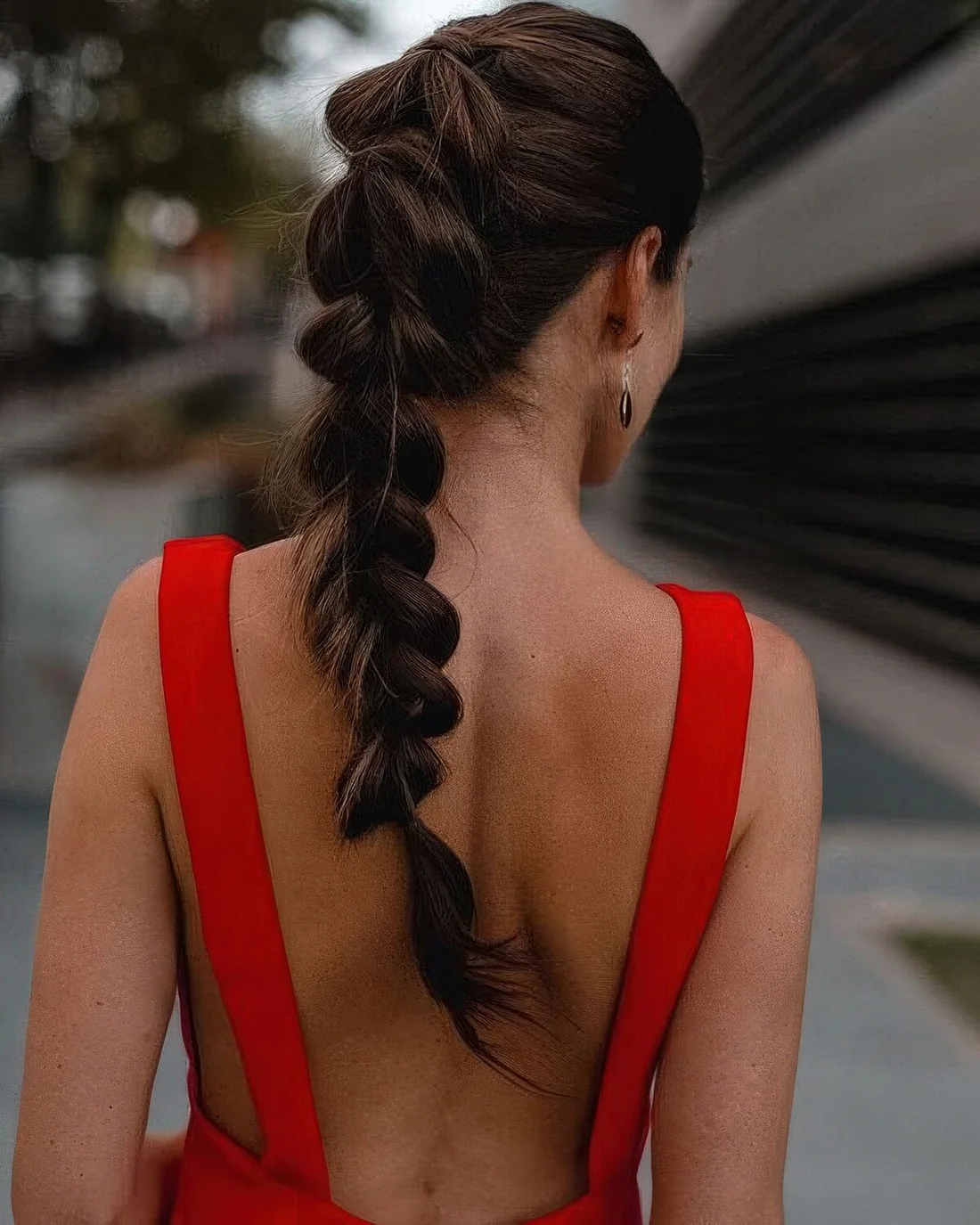 Photo showing fishtail hairstyle, with the hairstyle clearly visible.