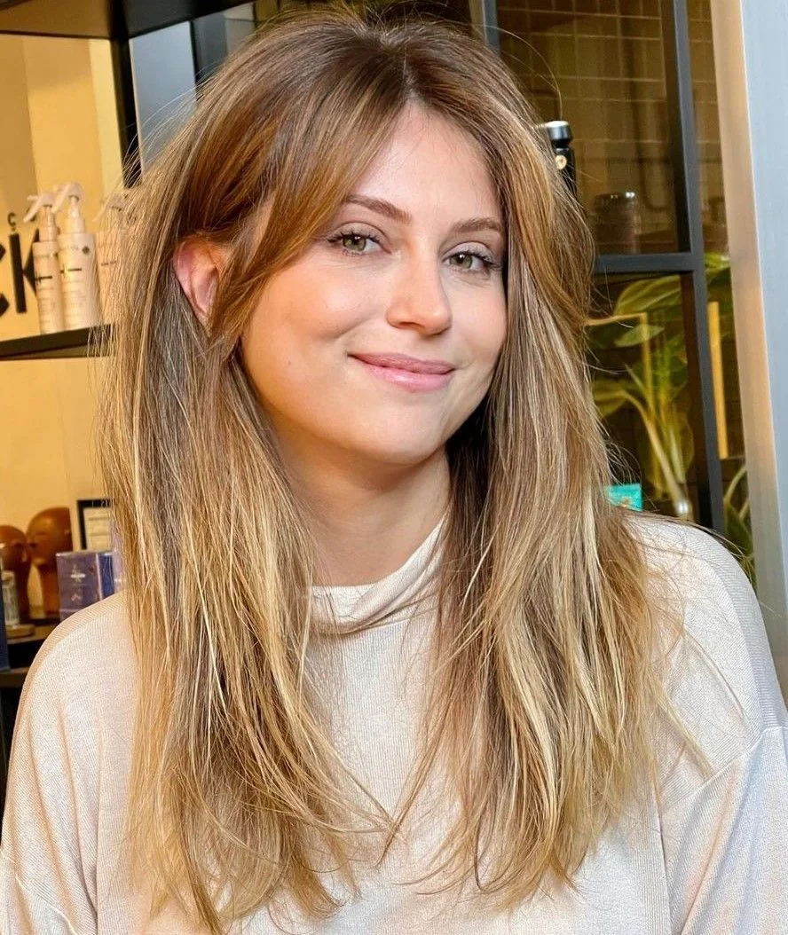 Photo showing textured hair, with the hairstyle clearly visible.