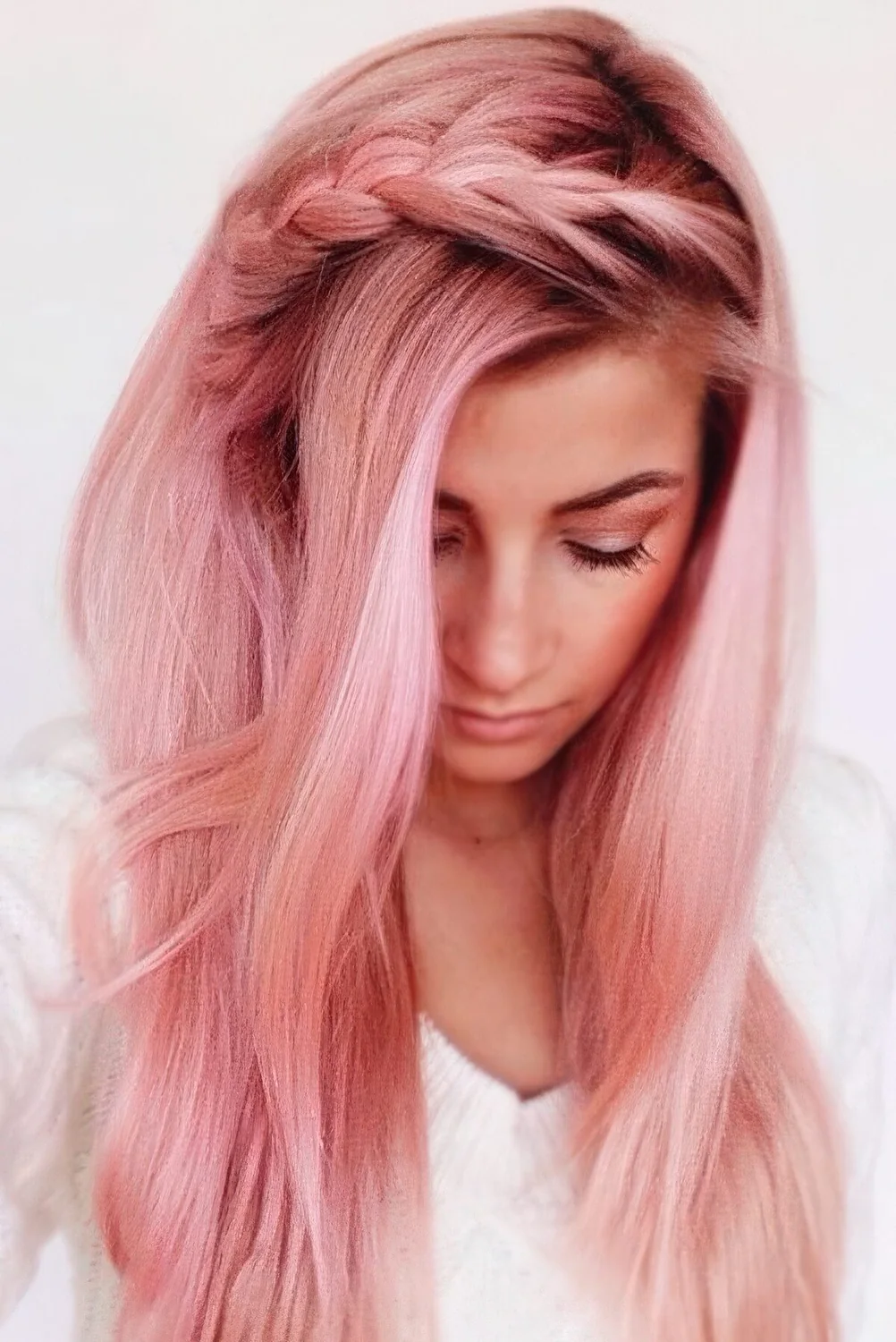 Photo showing side braid hairstyle, with the hairstyle clearly visible.