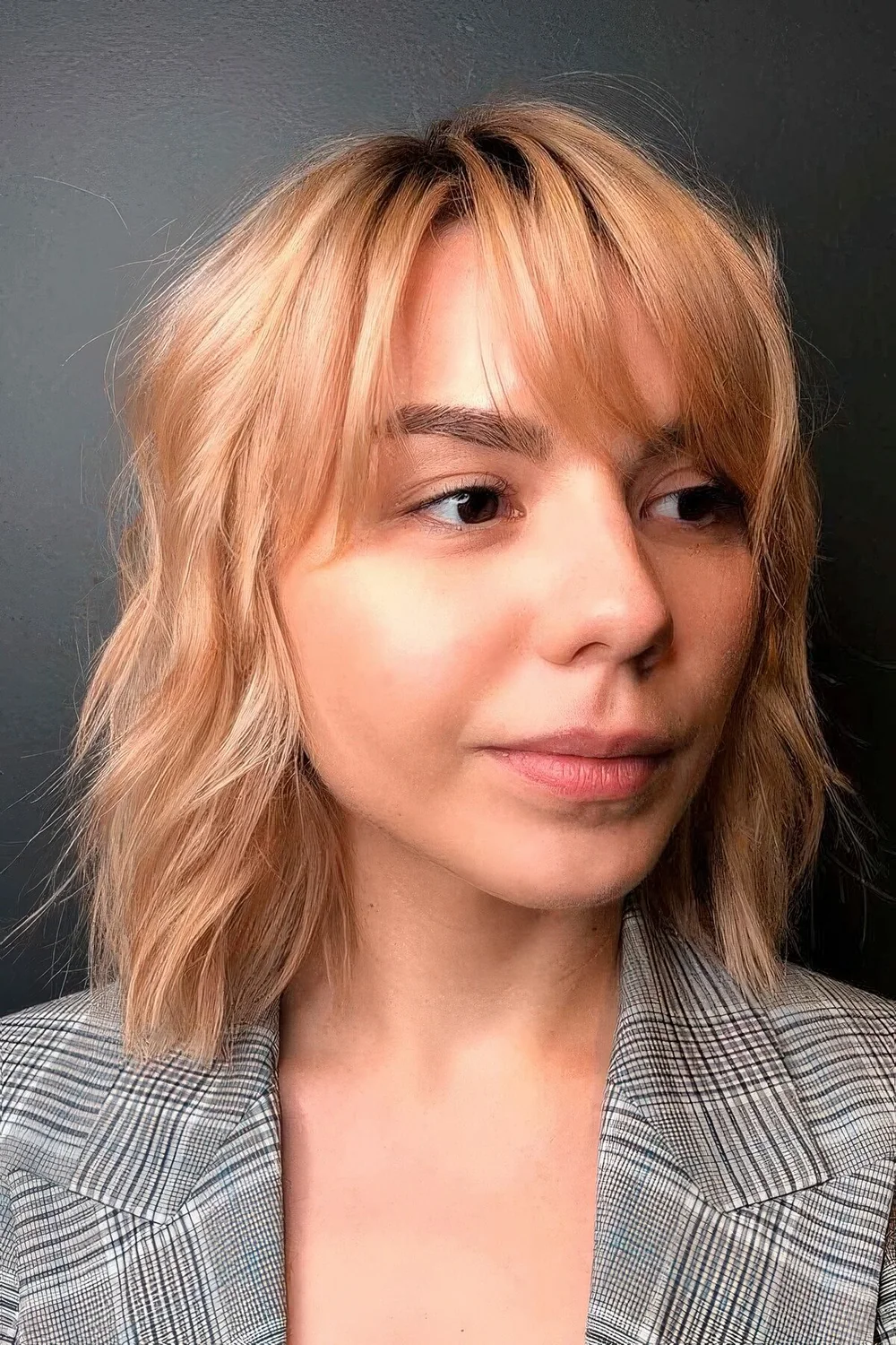Photo showing peachy hairstyle, with the hairstyle clearly visible.