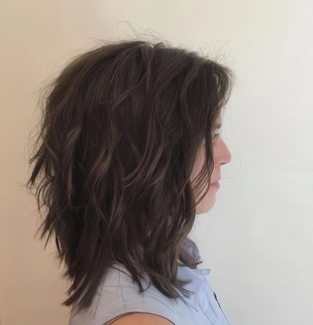 Very shaggy long bob brings much texture and volume even to thin hair.