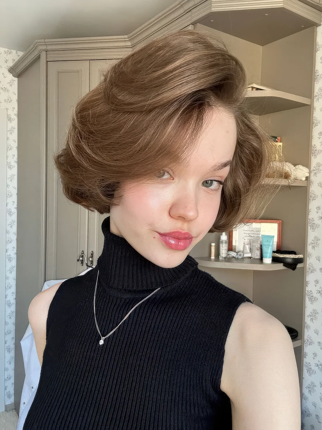 Photo showing old Money pixie bob, with the hairstyle clearly visible.