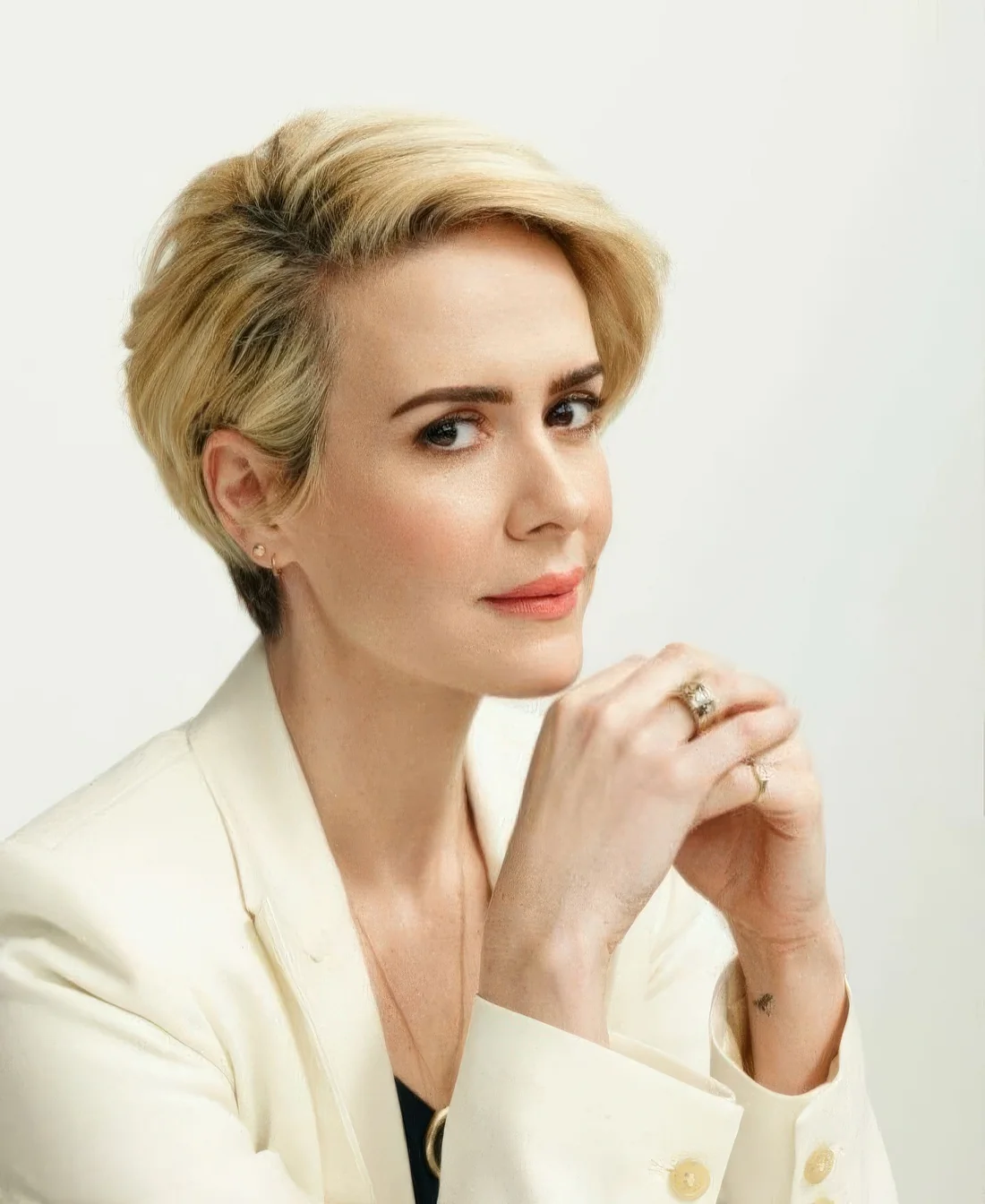 Photo showing sarah Paulson bob, with the hairstyle clearly visible.