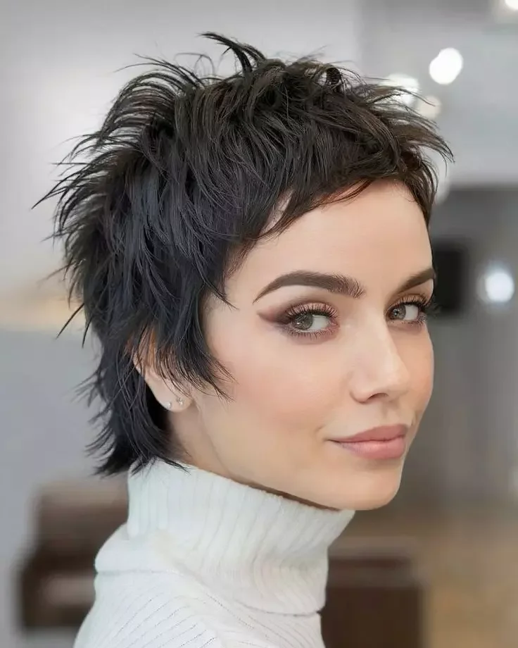 shoulder wavy honey shag with curtain fringe shown as a shag pixie hairstyles thin fine hair idea