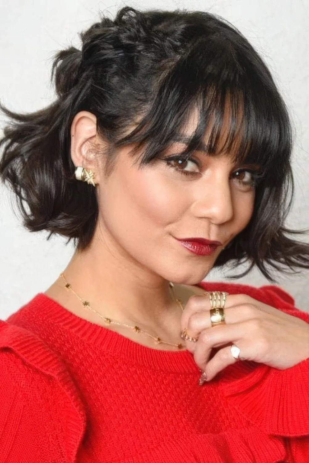 Photo showing volumetric half updo braid, with the hairstyle clearly visible.