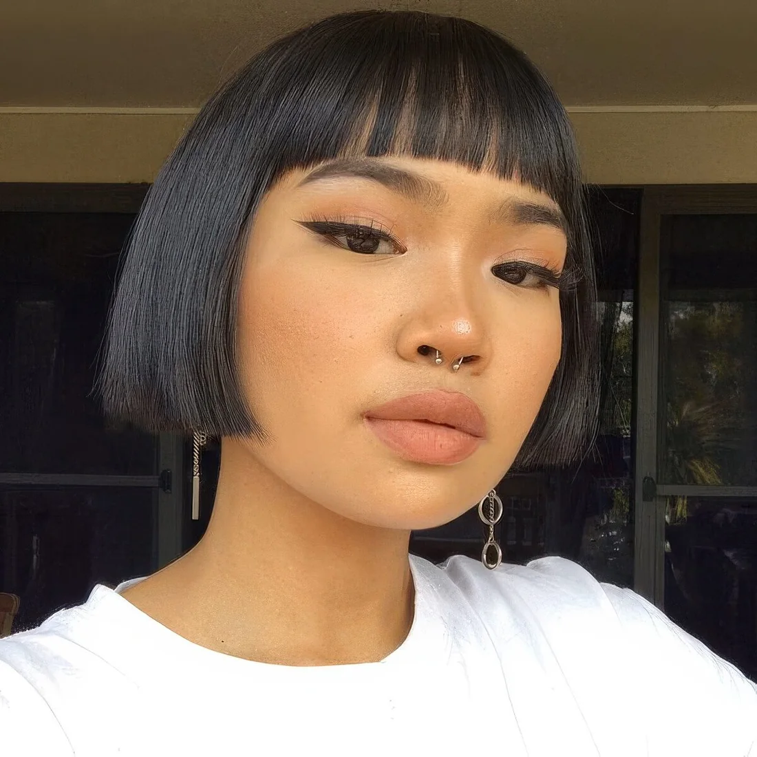 Photo showing jaw-length bob, with the hairstyle clearly visible.