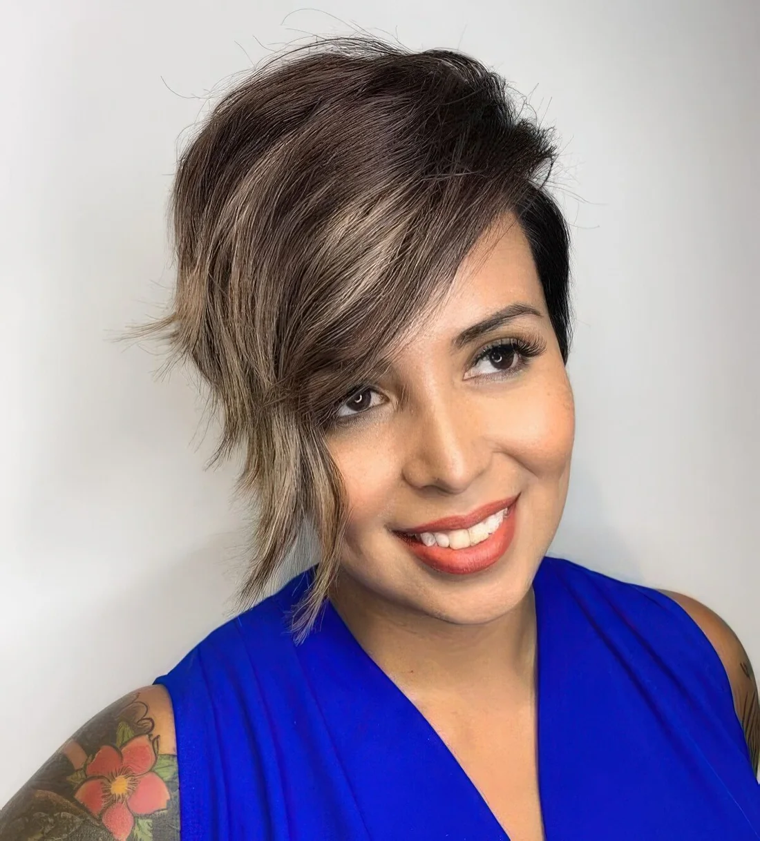 Photo showing hairstyle with blonde balayage, with the hairstyle clearly visible.