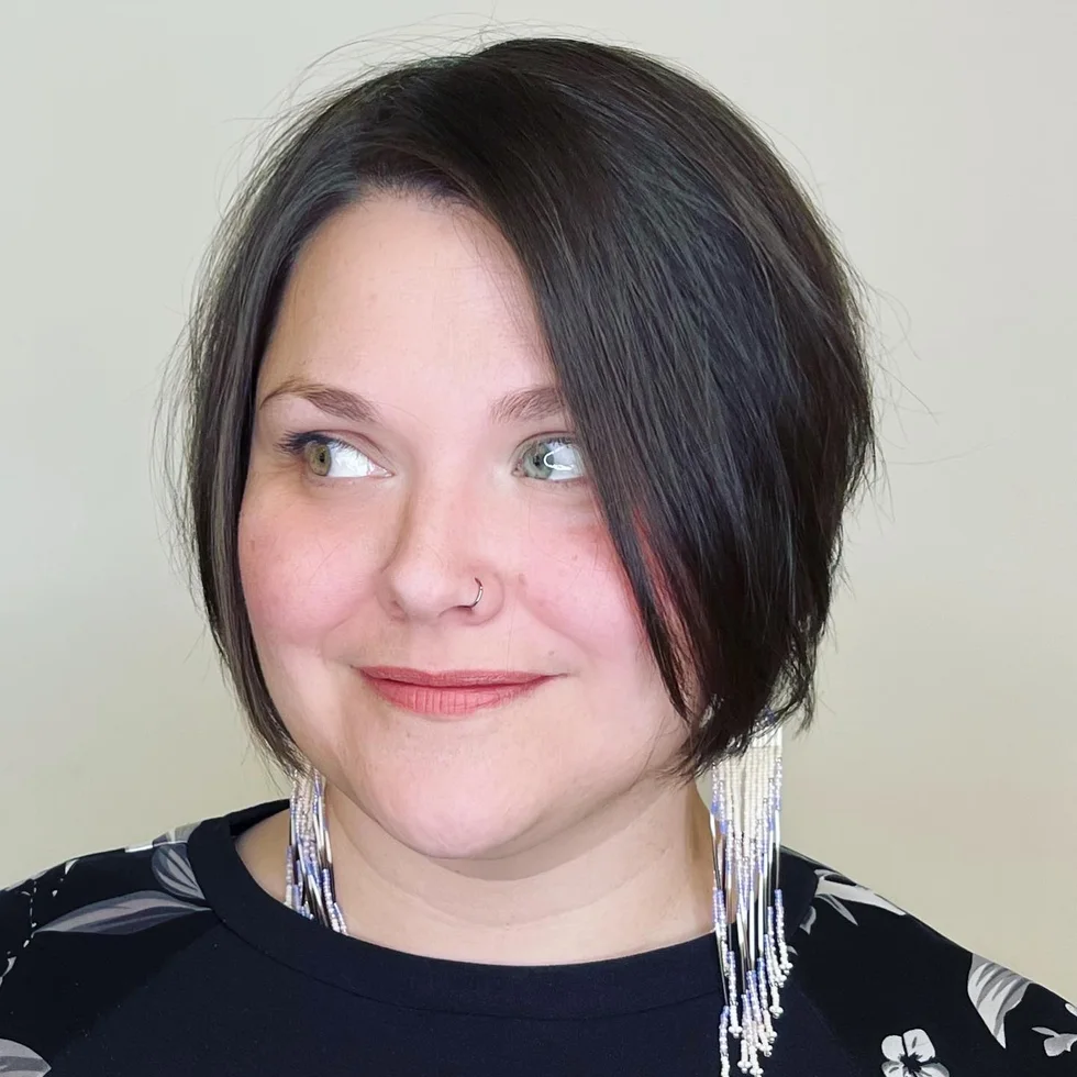chin straight chestnut bob shown as a short hairstyles for thin hair and round face idea