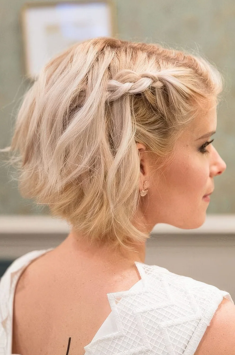 Bob with waves and a braided halo plus volume.