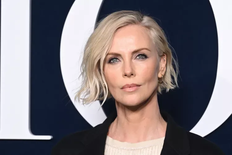 chin straight chestnut bob shown as a thin hair hairstyles short idea, featuring volume through the low volume, shown in soft blonde wavy bob