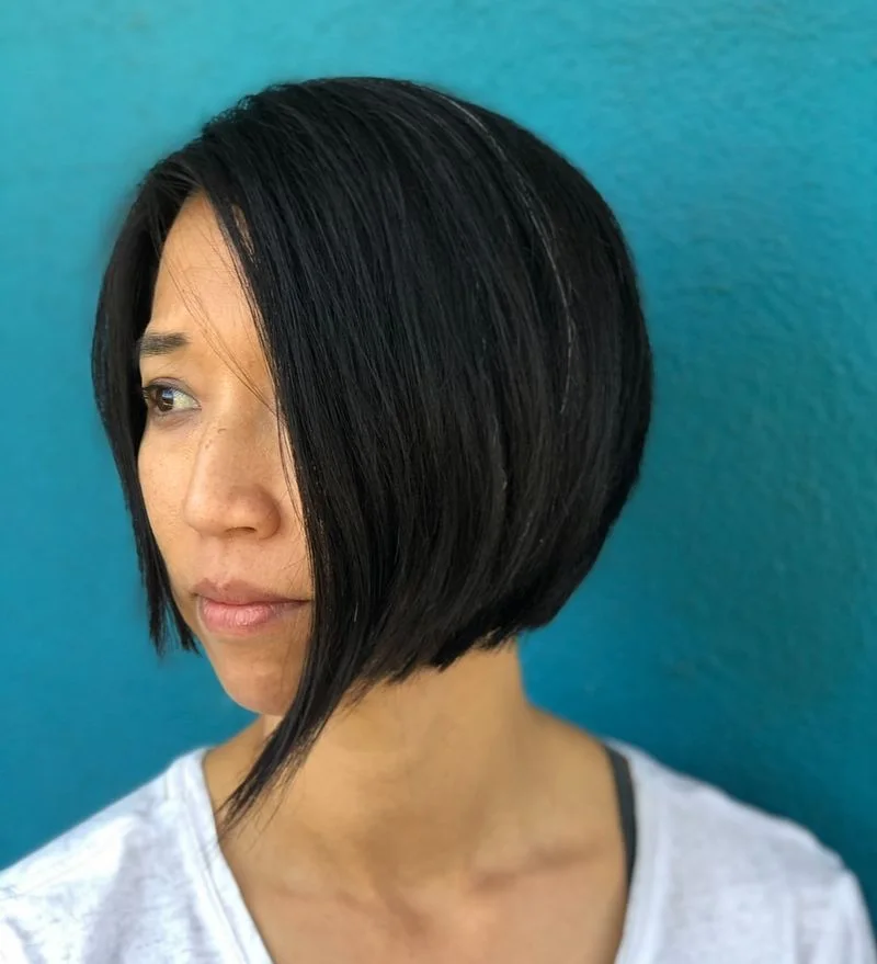 chin straight golden bob with side swept fringe shown as a thin hairstyles round face idea, featuring side part