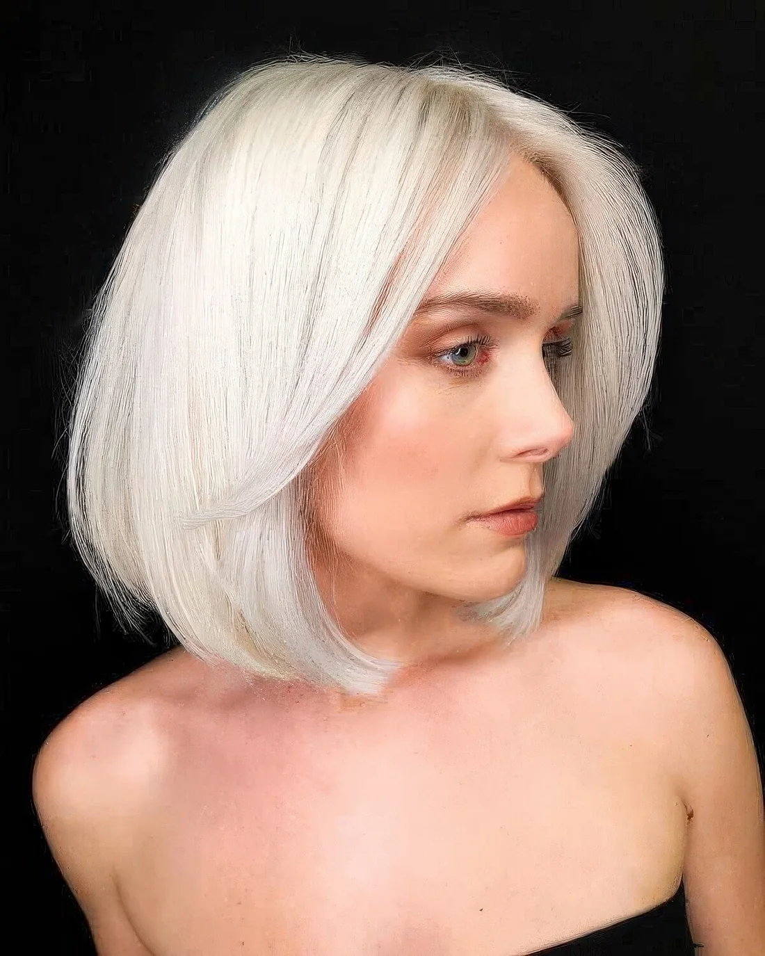 Photo showing ice blonde hairstyle, with the hairstyle clearly visible.