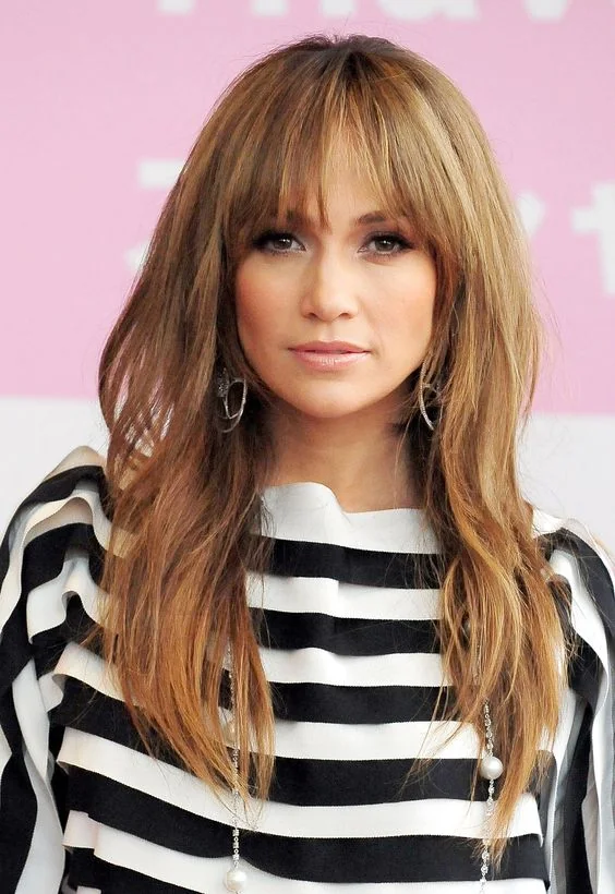 Photo showing blonde balayage, with the hairstyle clearly visible.