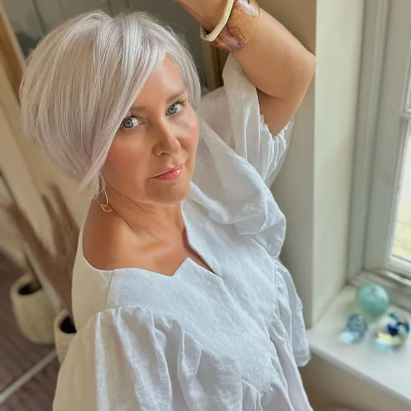 neck straight silver bob shown as a wash and wear hairstyles women over 70 thin fine hair idea